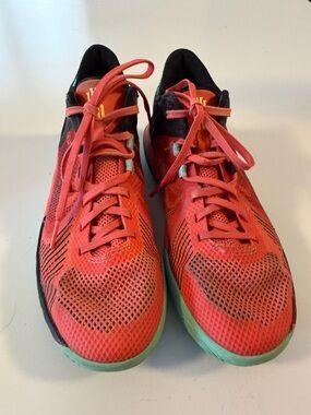 Nike Kyrie Basketball Shoes Red Teal Youth Athletic Sneakers size 5.5Y